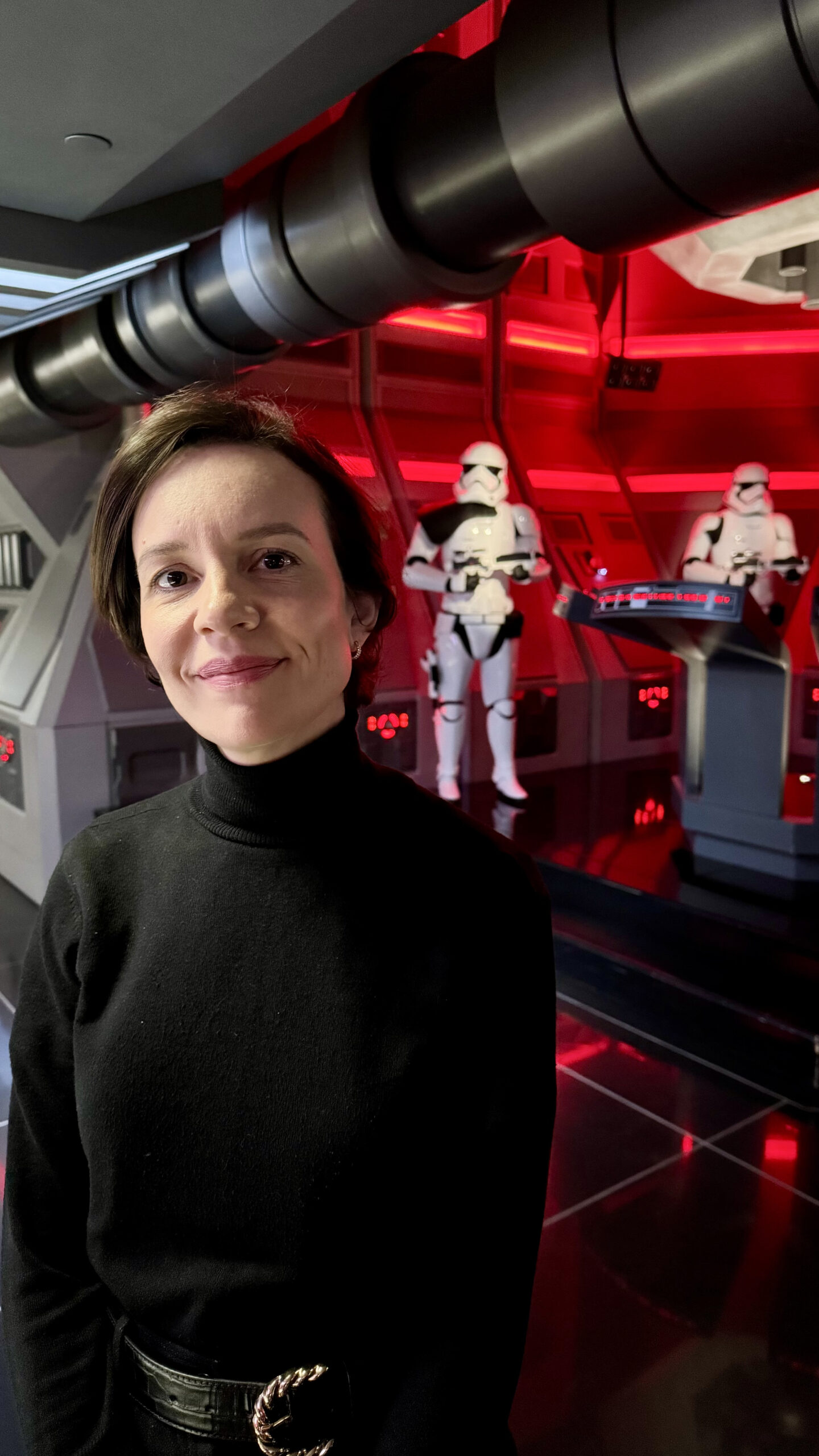 Carol dentro do Rise of the Resistance no Hollywood Studios